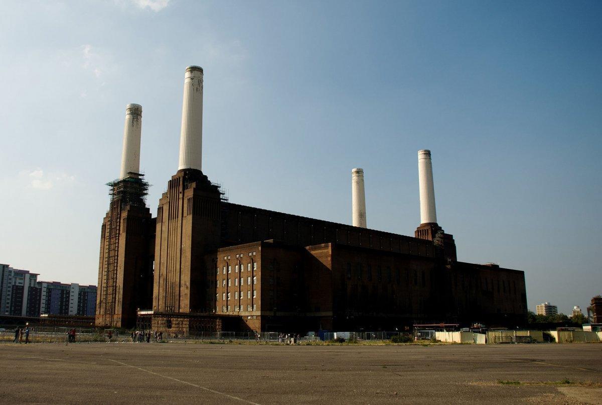 1920px-Battersea_Power_Station_in_London.jpg