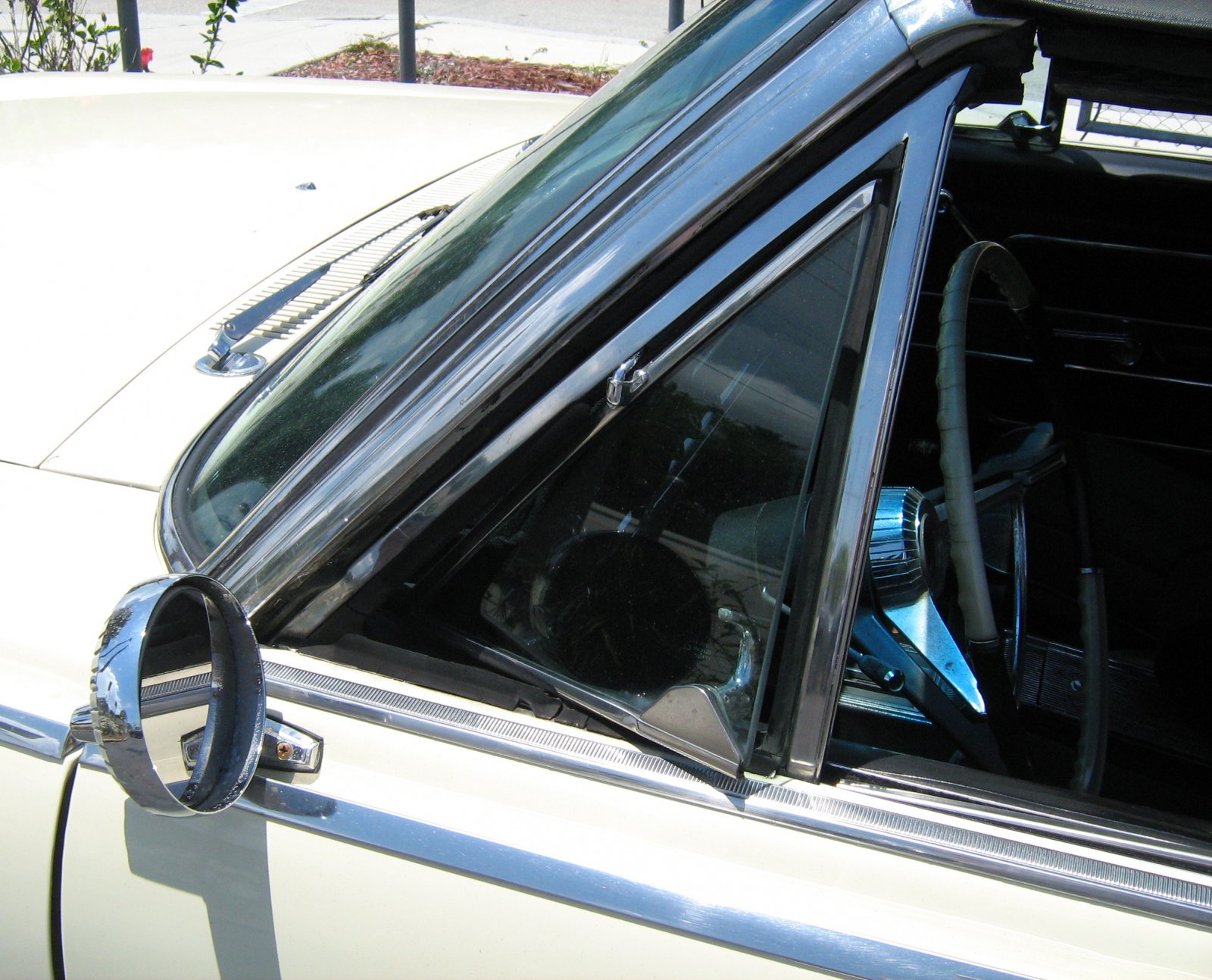 1965_AMC_Ambassador_detail_of_vent_window.jpg