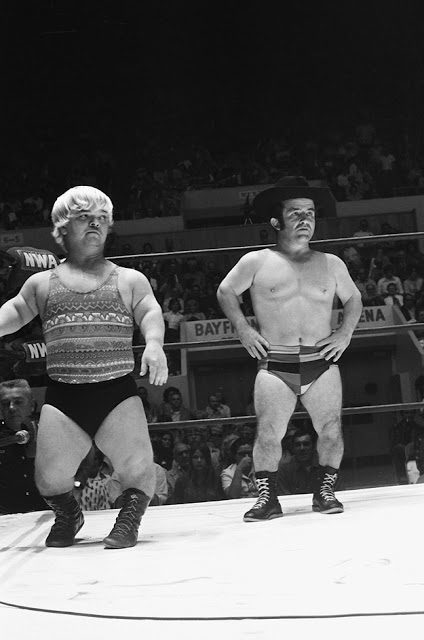 Amazing Photos Of Vintage Midget Wrestling (13).jpg