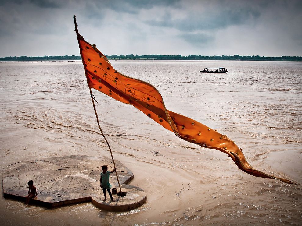 ganges-ghats-india_73338_990x742.jpg