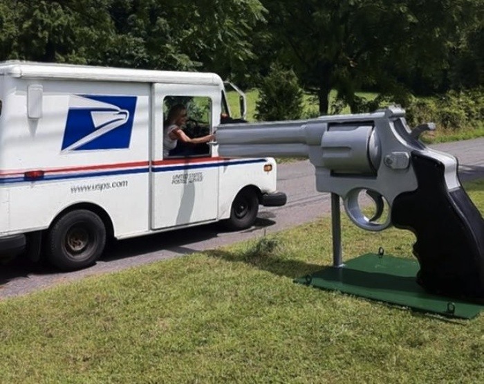 Gun-Mailbox.jpg