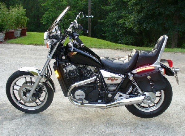 Hoaxster 1983 Honda Shadow 750  Left side.JPG