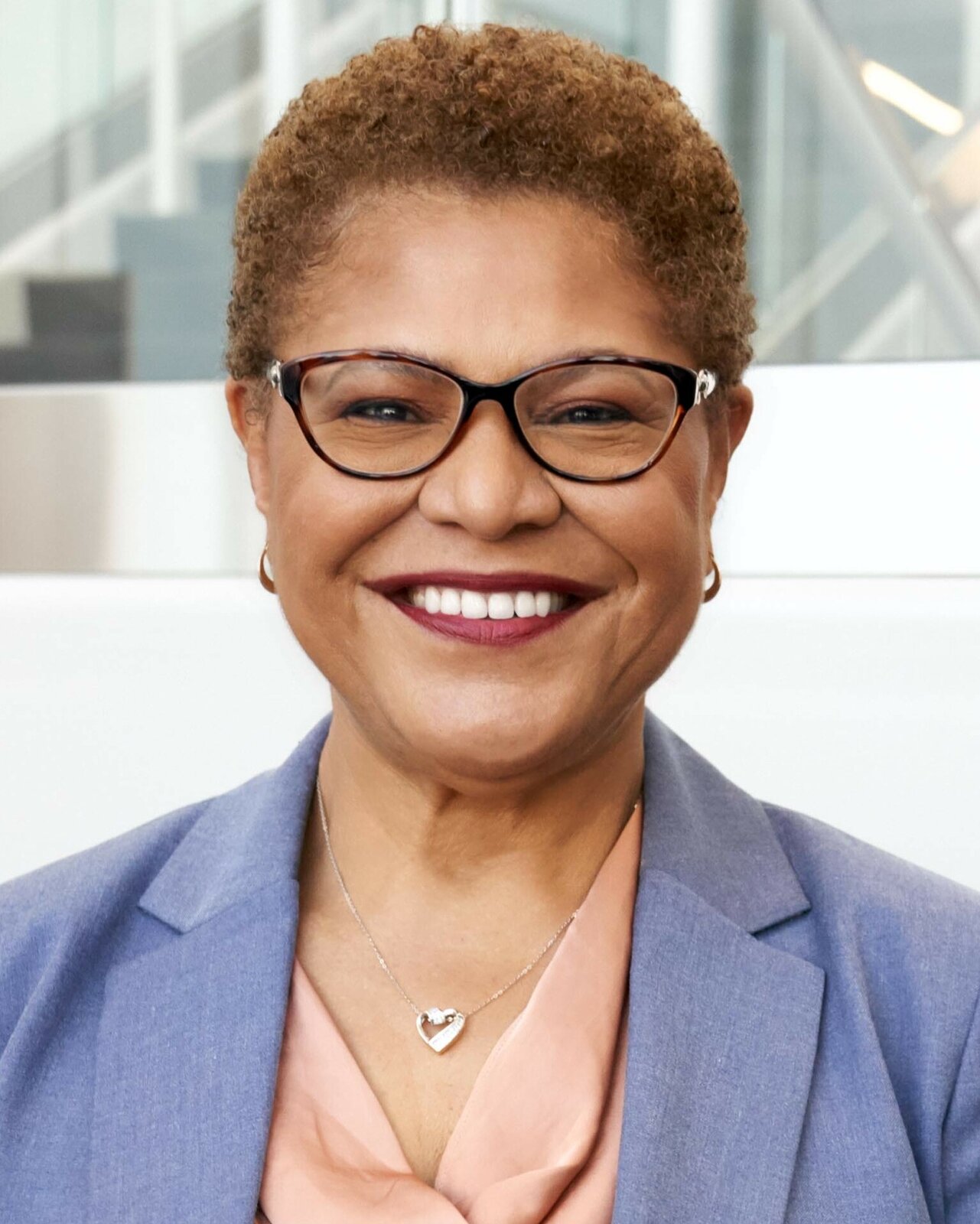 Mayor_Karen_Bass_official_portrait_(alt_crop).jpg
