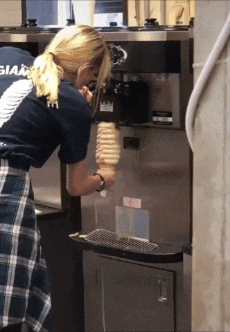 mqbvwr4yrl551.gif