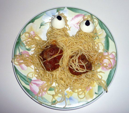 plato-de-flying-spaghetti-monster-1277489953_full550.jpg