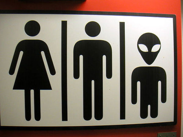 public_restroom_signs Alien.jpg