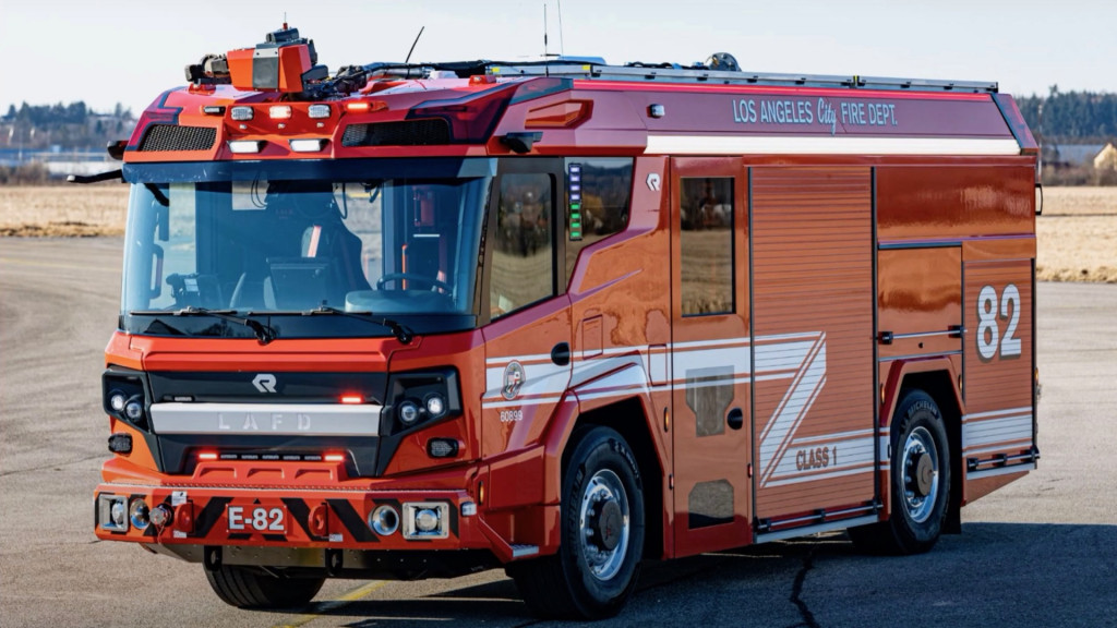 rosenbauer-rtx-lafd-electric-fire-truck_100841715_l.jpg