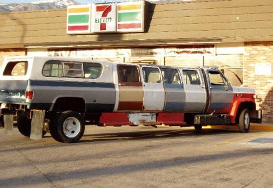 seriously-what-the-:censored:-redneck-suburb-a-limo.jpg