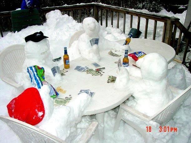 snowmen-playing-poker-and-drinking-beer-funny-wint1.jpg