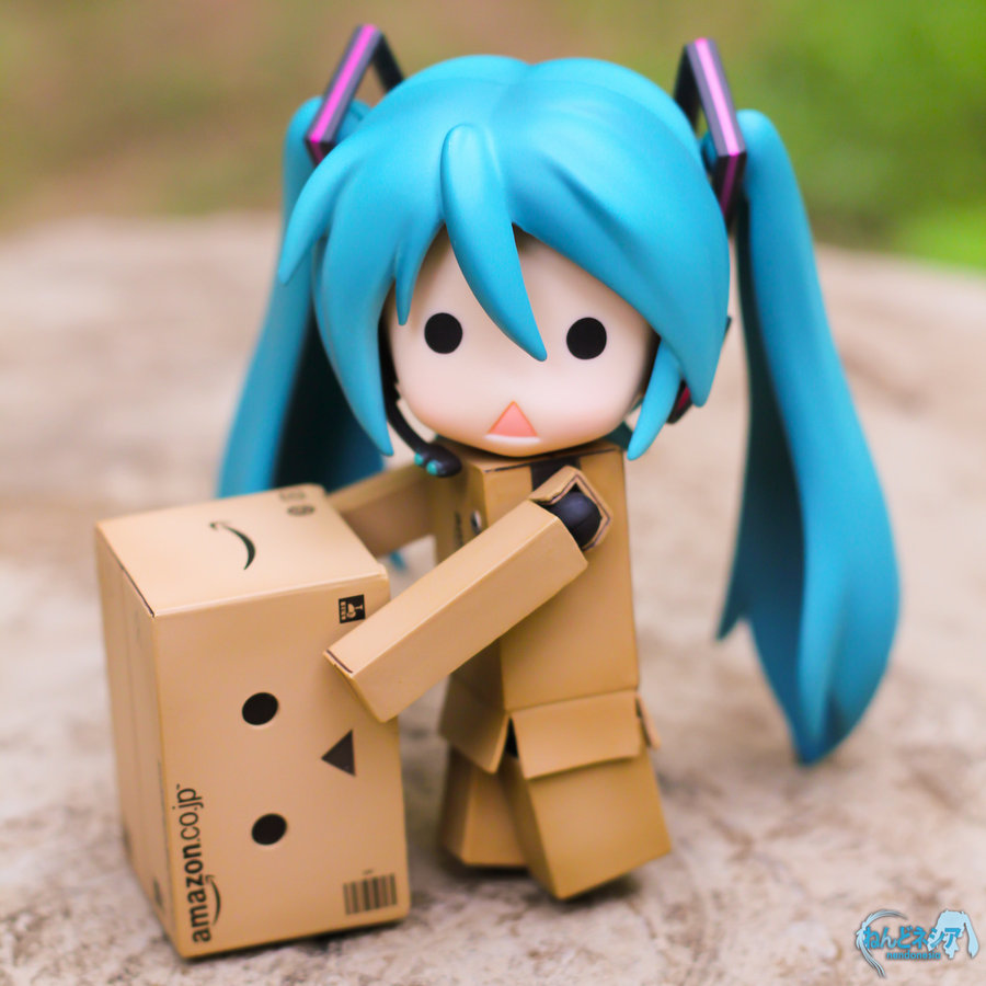 the_one_behind_the_danbo_suit_by_nendonesia-d52p30b.jpe