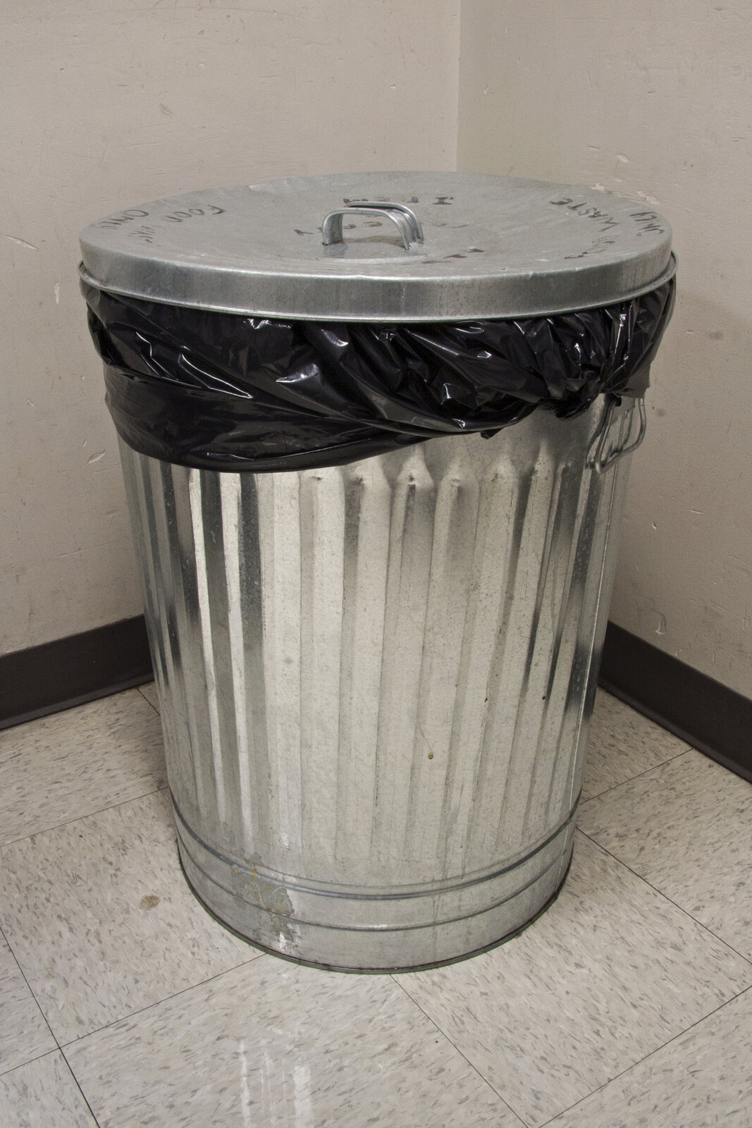 trash-can-1450726079.jpg