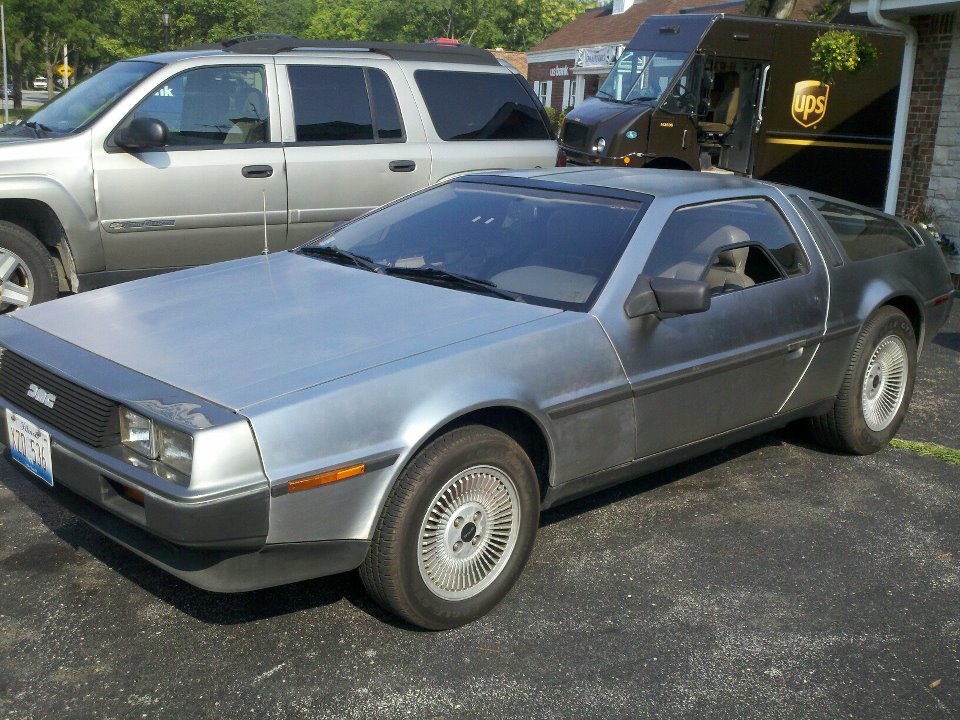 zdelorean.jpg