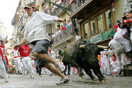 pamplona_bull_running_ori.jpg