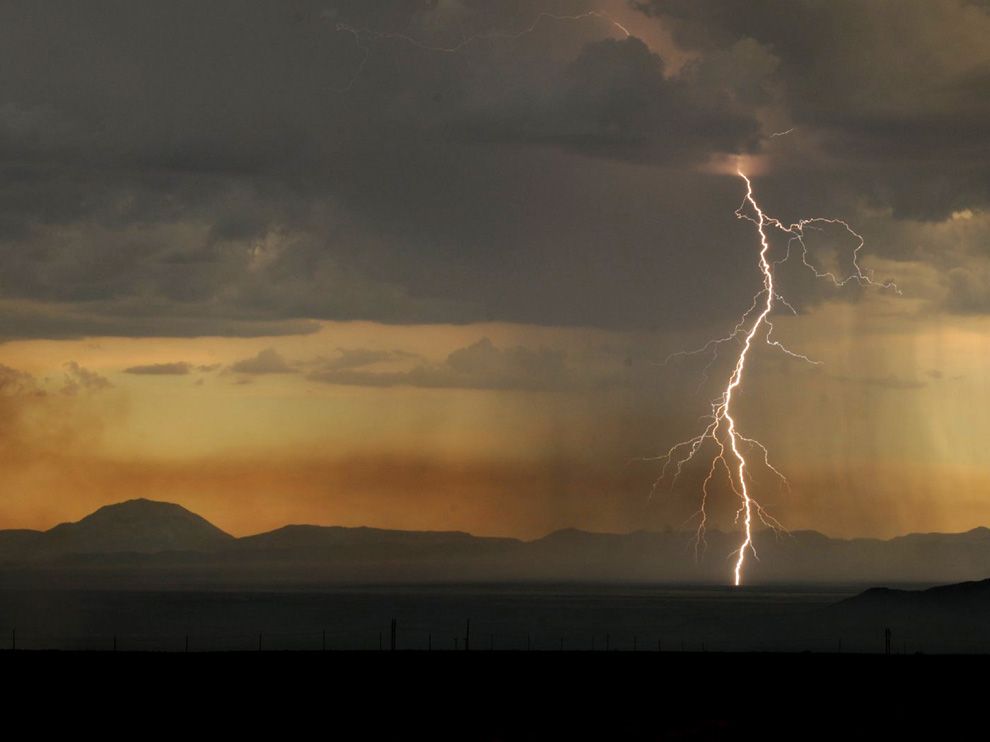 lightning-strike-peter_65522_990x742_zps05e8a7da.jpg