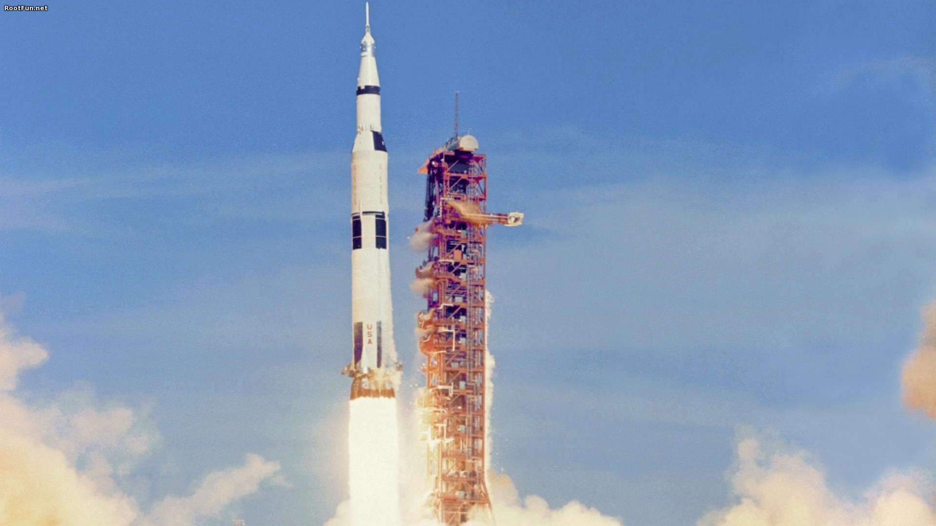rocket-saturn-v-wallpaper.jpg