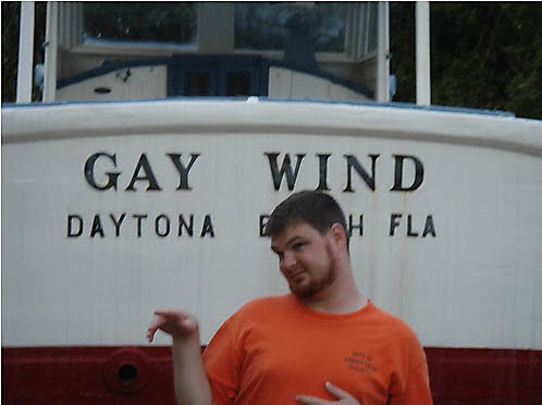 gay_wind_boat_20100805_1060421348.jpg