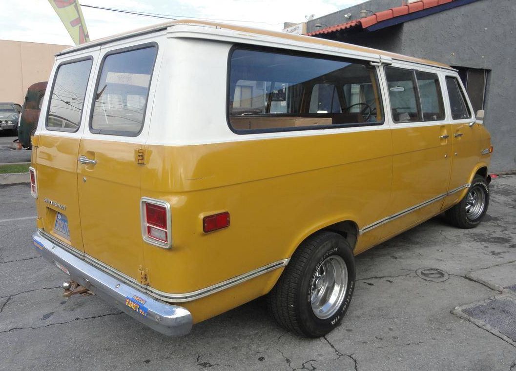 1972ChevroletSportvan_02_1000.jpg