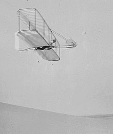 220px-1902_WrightBrosGlider.jpg