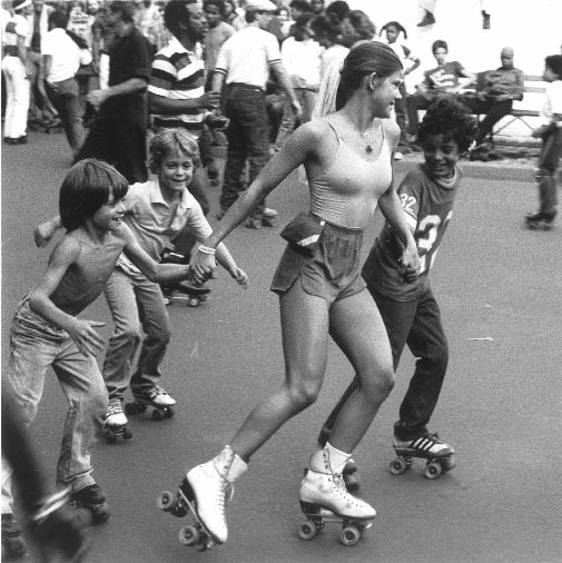 roller-skaters-queen_gina-roller-skates-21953685-505-506.jpg