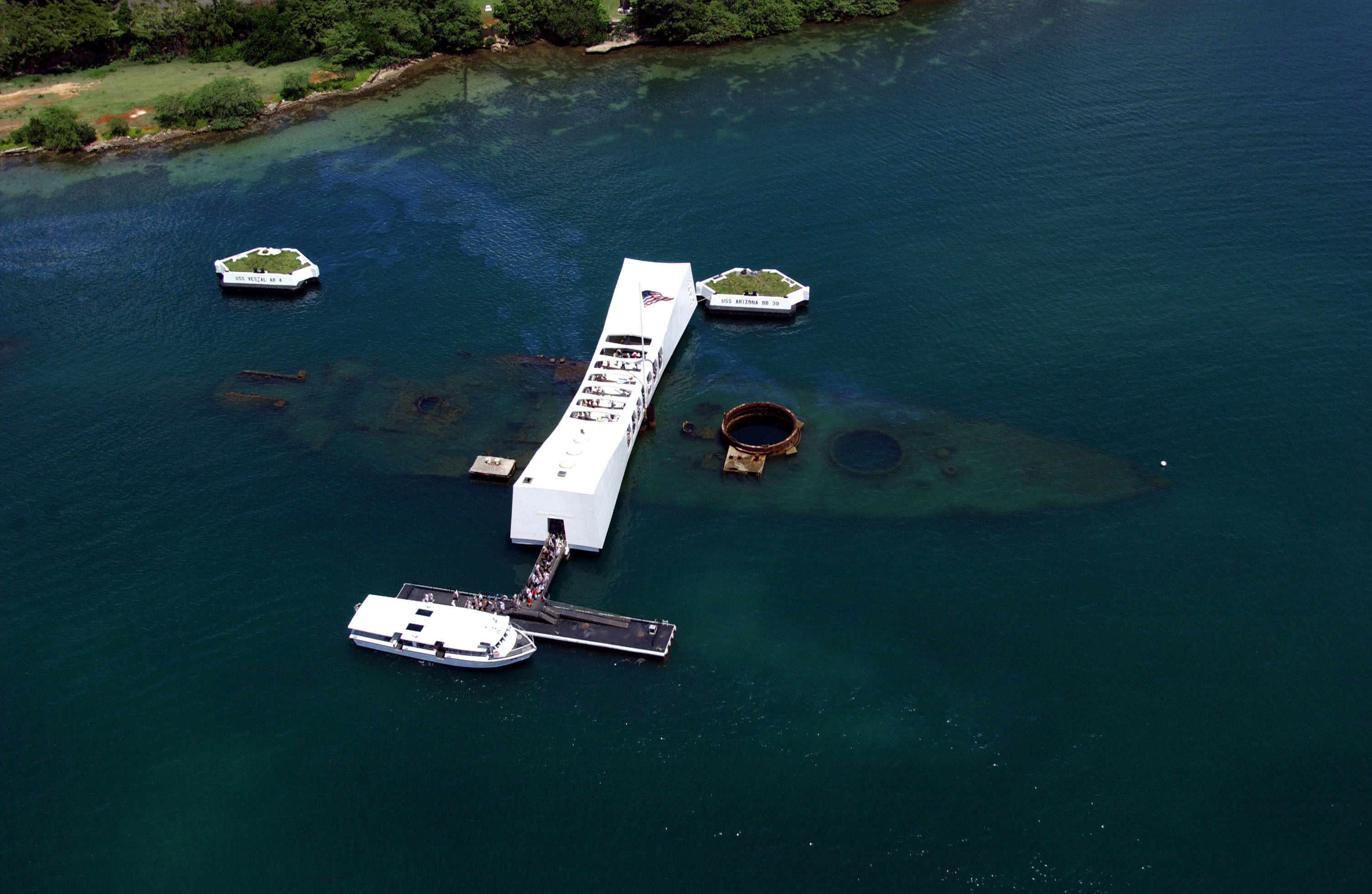 USS_Arizona_Memorial_(aerial_view).jpg