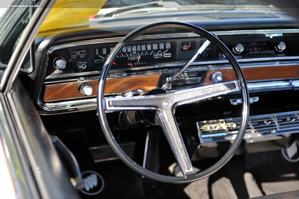 67_Buick-Electra-225_Conv-DV-10-AACA_i01.jpg