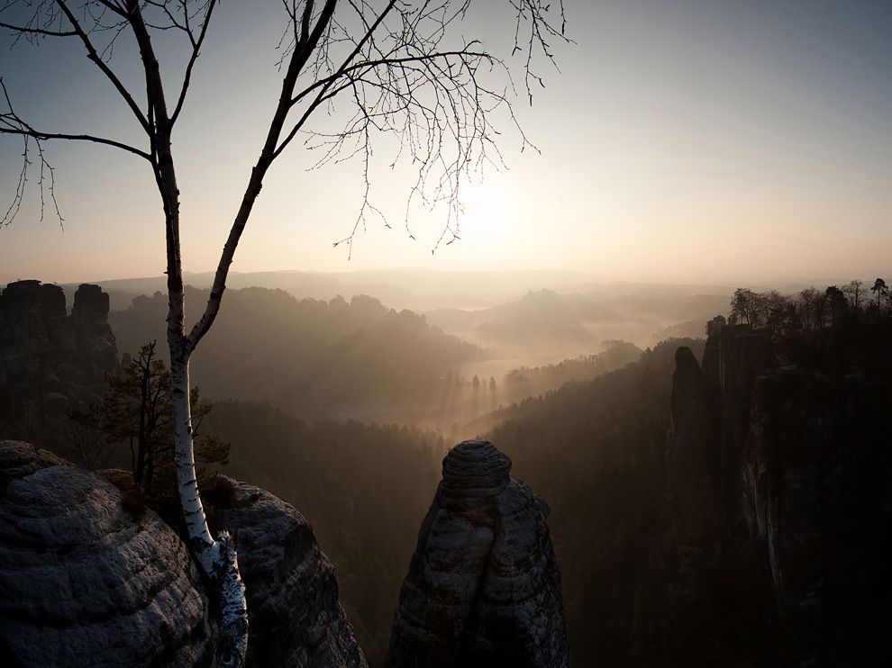 sunrise-bastei-saxony_61078_990x742.jpg