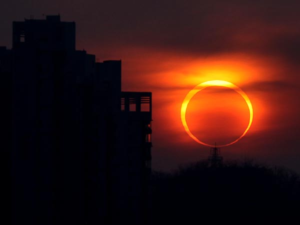 annular-eclipse-sun-moon-this-saturday-may-2012_53394_600x450.jpg