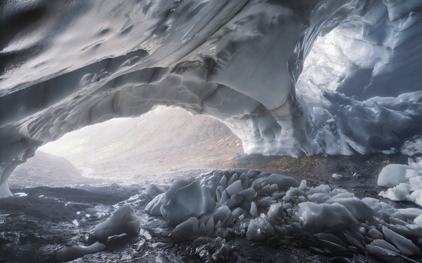 potd-ice-cave_2464948k.jpg