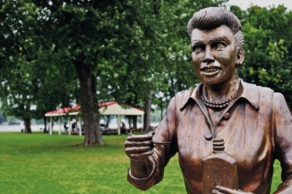 lucille-ball-hometown-statue.jpg