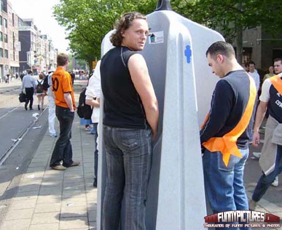 Urinating-In-The-Street-Funny-People.jpg