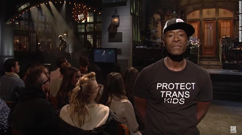 190217165932-don-cheadle-snl-shirt-exlarge-169.jpg