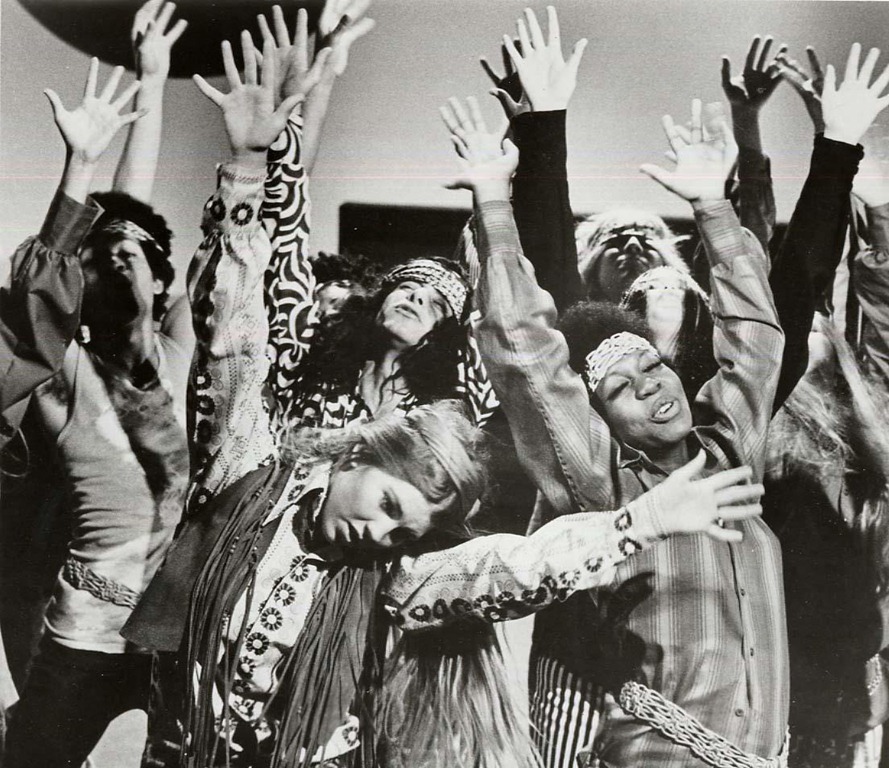 hippies_dancing.jpg