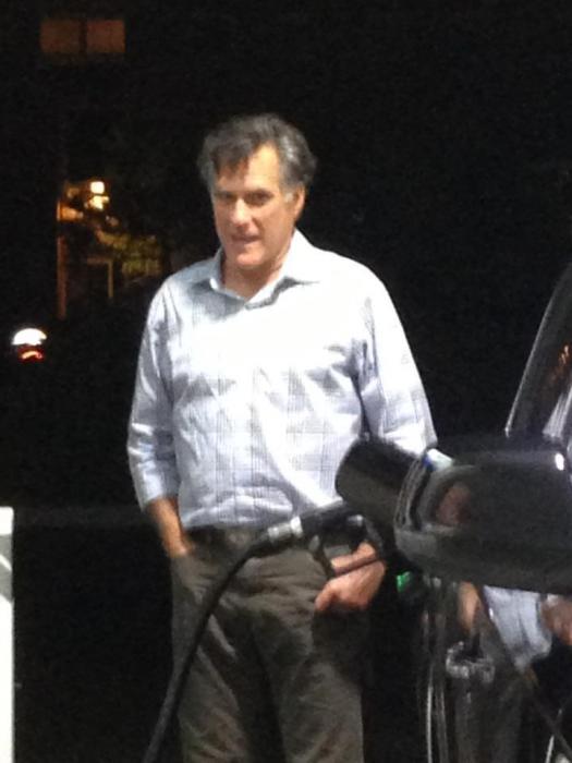 Is-this-Mitt-Romney-pumping-his-own-gas.jpg