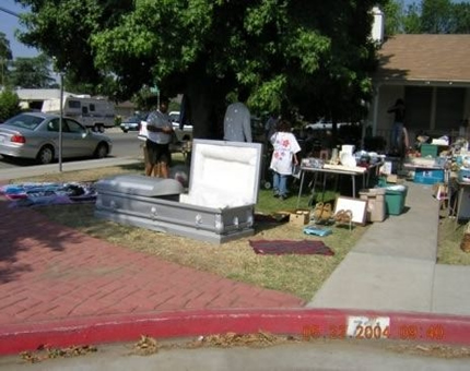 yardsale_coffin.jpg