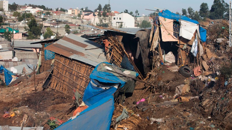 170312163712-05-ethiopia-trash-landslide-0312-exlarge-169.jpg