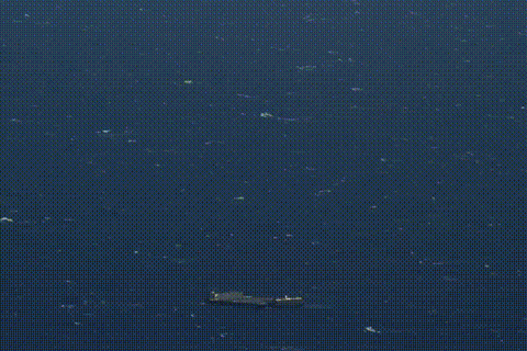 CRS-8%20_%20First%20Stage%20Landing%20on%20Droneship_003.gif