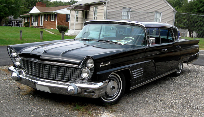 800px-1960_Lincoln_Continental_--_10-02-2009.jpg