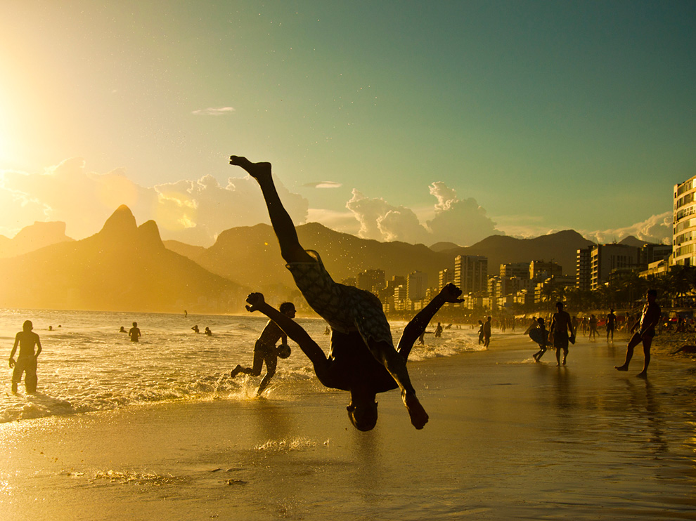 capoeira-ipanema-brazil_58696_990x742.jpg