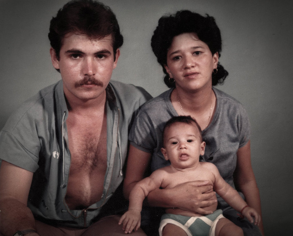 a_family_in_the_80s_by_modosnaturales-d3fxd4j.jpg