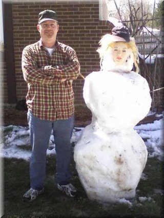 03-29-2009SnowWoman029a.jpg~320x480